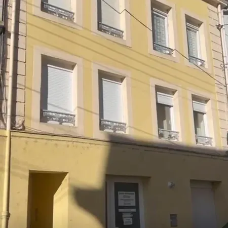 - Bas